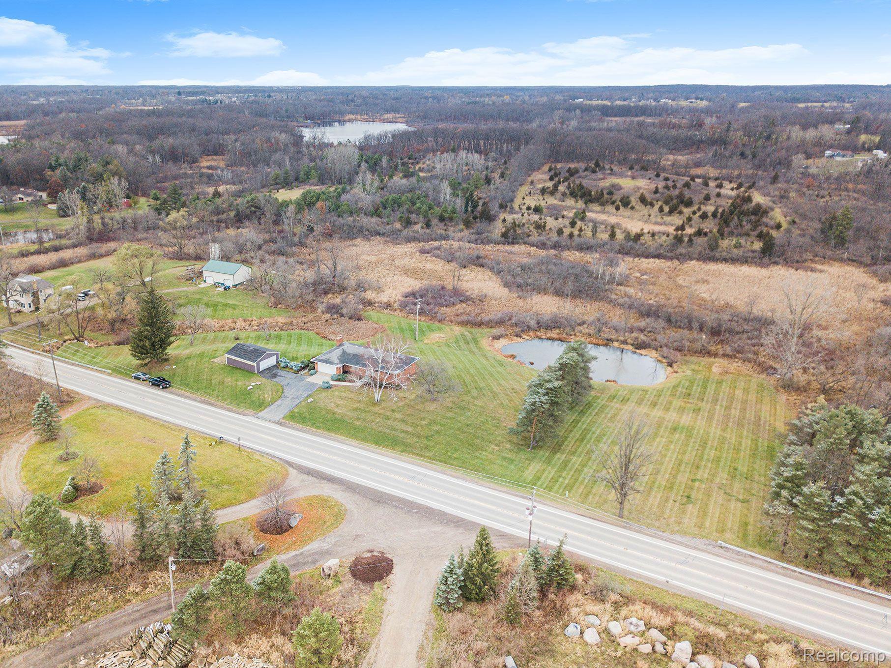 1487 South Holly Road Fenton, MI 48430 - Photo 20 of 25 Gallery Image 20