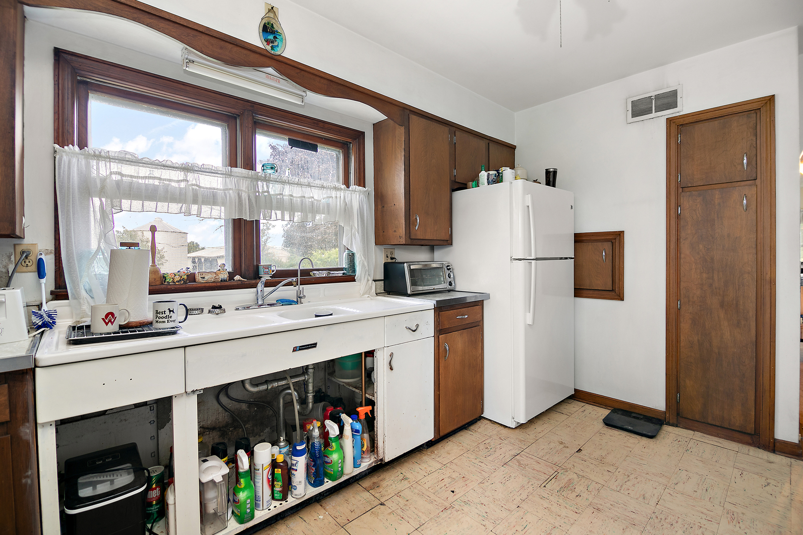 12710 West 1000N Road Herscher, IL 60941 - Photo 5 of 30 a kitchen with stainless steel appliances a sink and a refrigerator