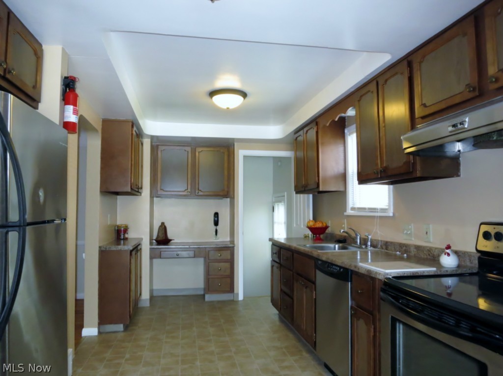 4073 Wilmington Road Cleveland, OH 44121 - Photo 3 of 22