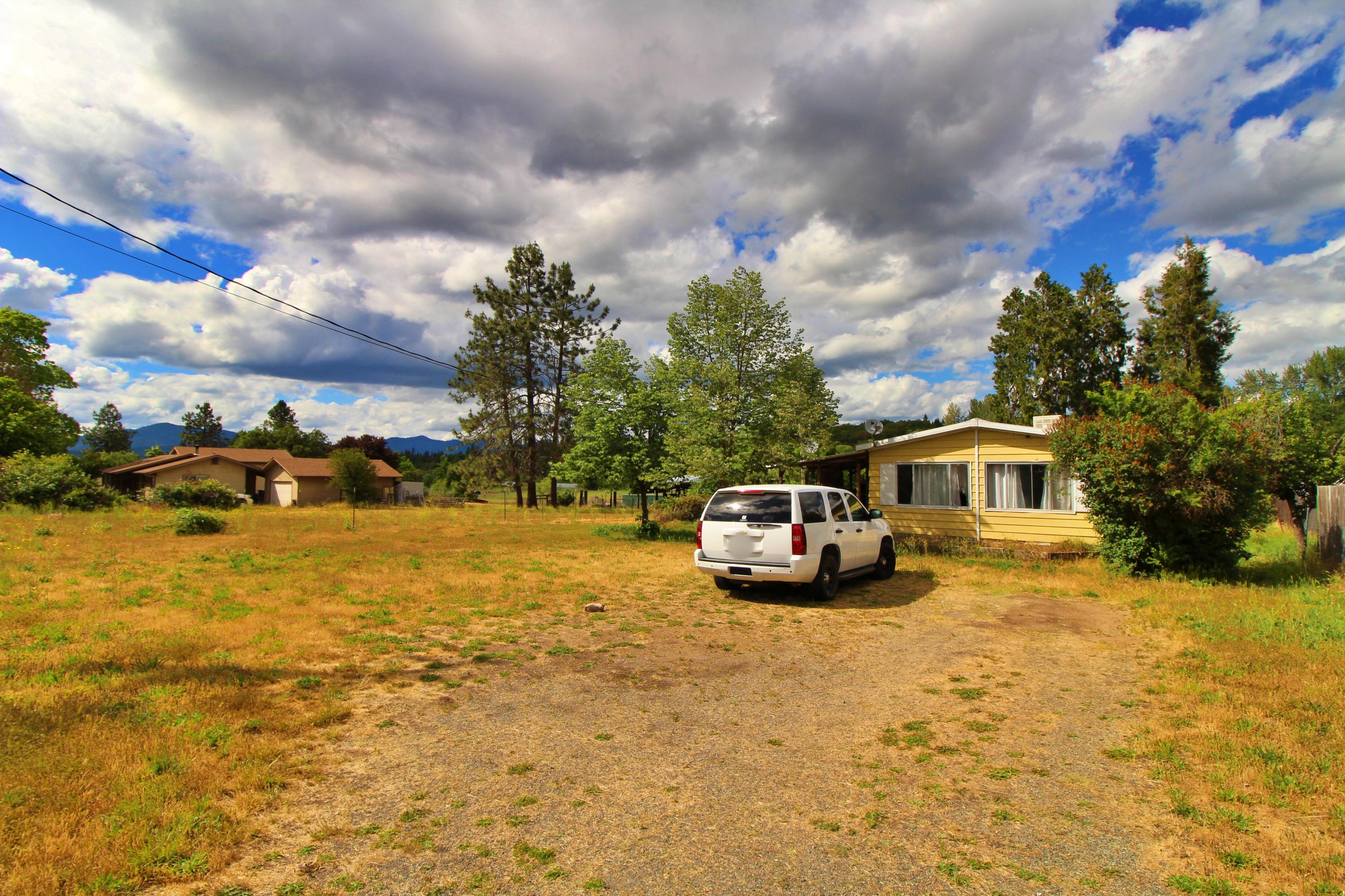 1120-a Merlin Road Grants Pass, OR 97526 - Photo 21 of 35 Front of mobile home.