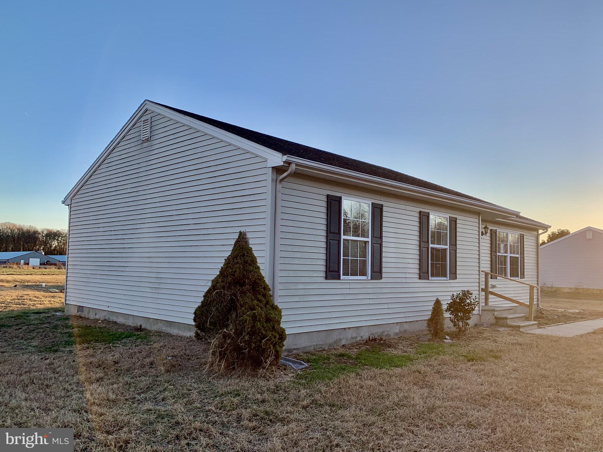 17260 Philips Hill Road Laurel, DE 19956 - Photo 3 of 13 left side