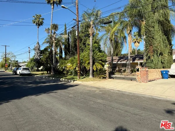 $3,990 | 7342 Forbes Avenue, Lake Balboa, CA 91406