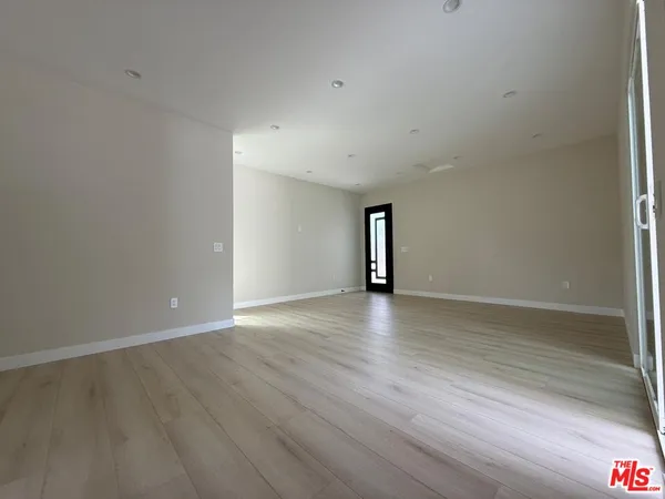 a close view of a fireplace in a room