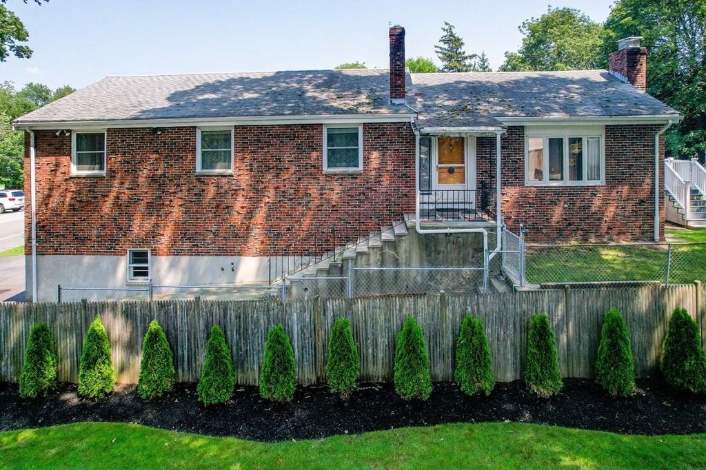 7 Carol Street Stoneham, MA 02180 - Photo 1 of 40