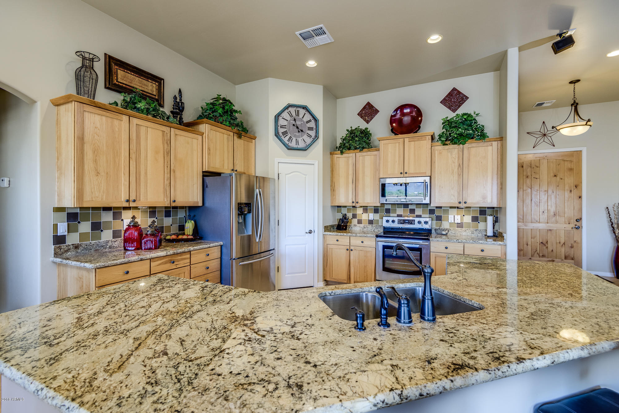 2638 West Canyon Road Phoenix, AZ 85086 - Photo 5 of 31 Kitchen