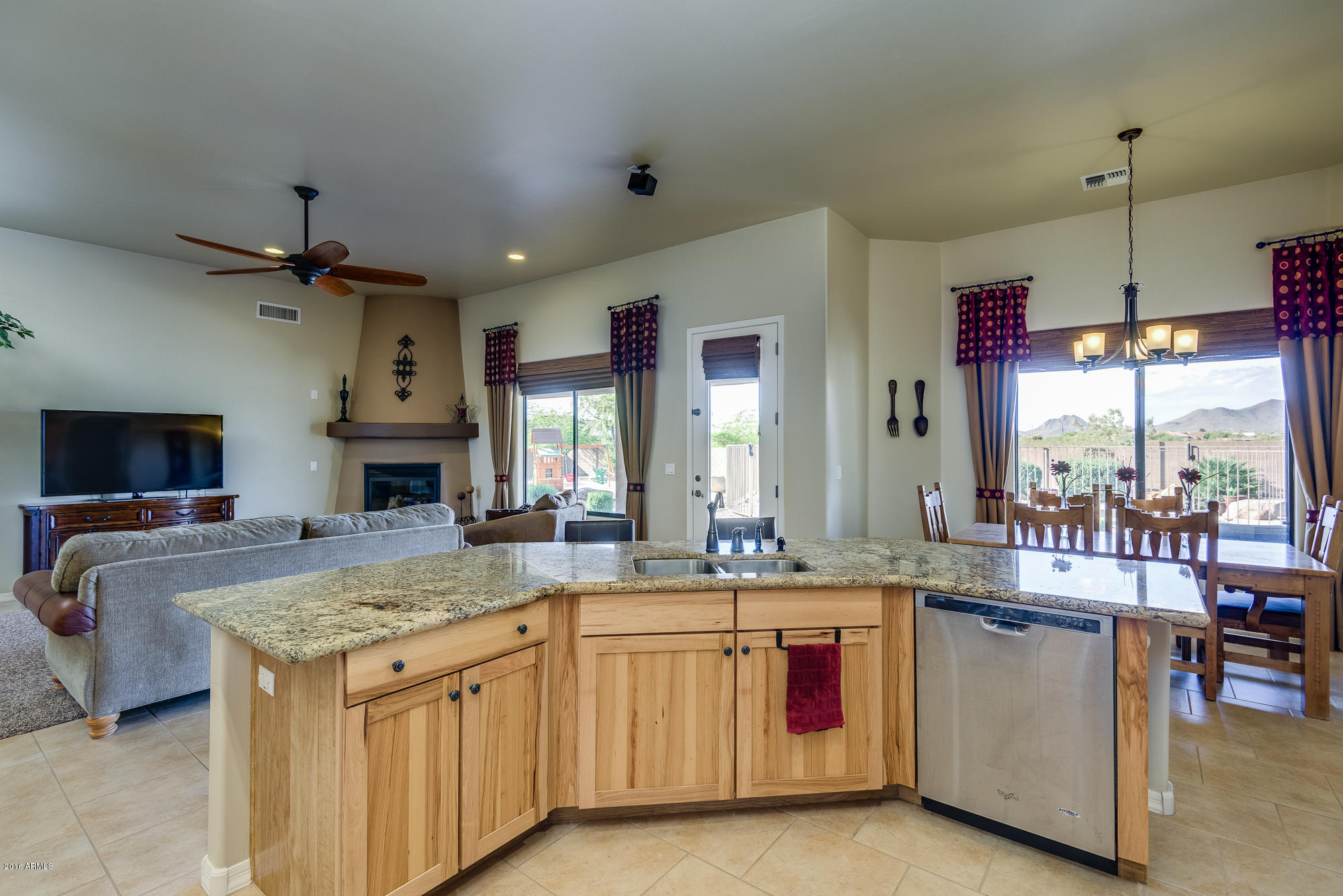 2638 West Canyon Road Phoenix, AZ 85086 - Photo 6 of 31 Looking into Great Room