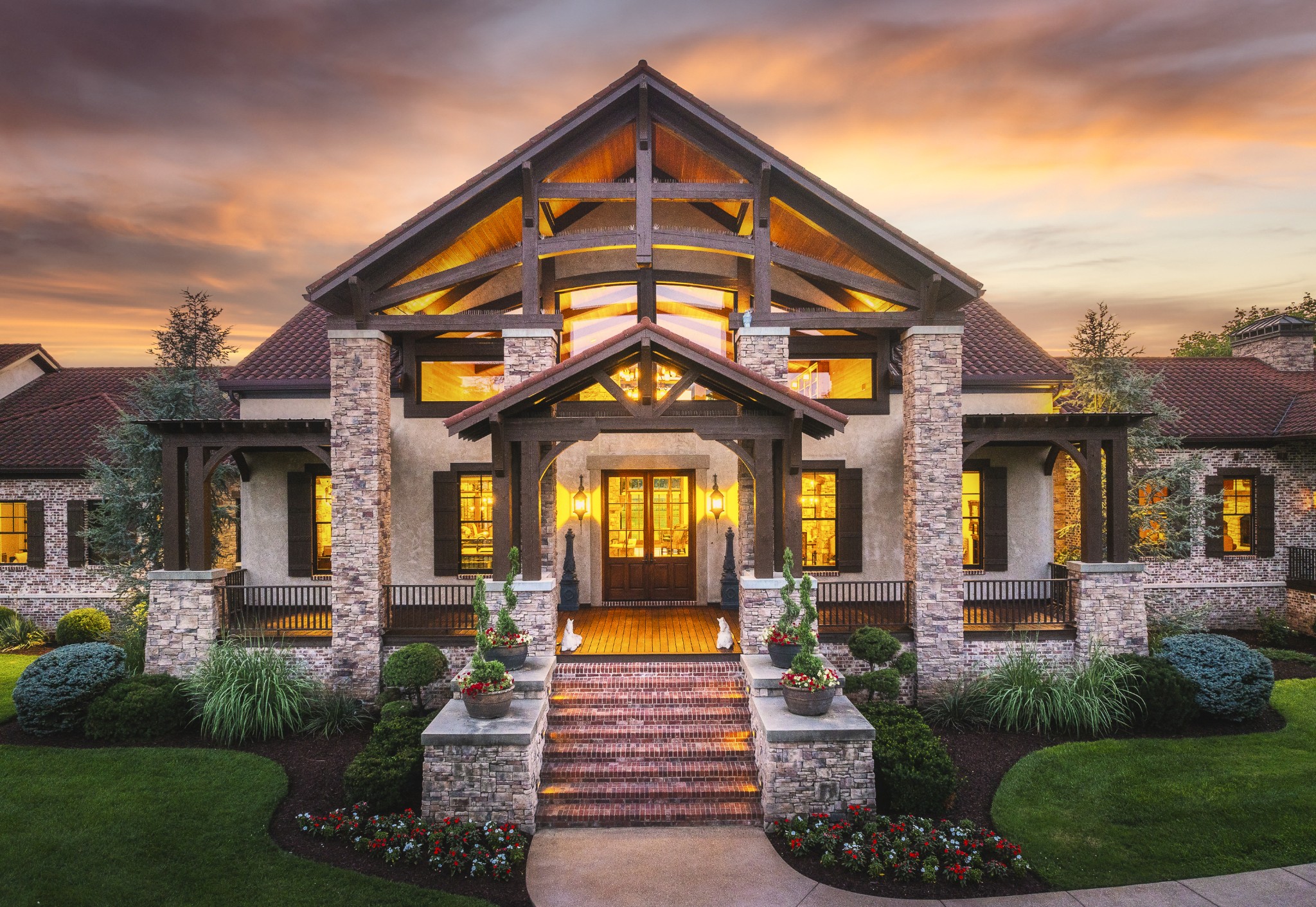 4750 Sharpsville Road Murfreesboro, TN 37130 - Photo 2 of 70 a front view of a house with a yard