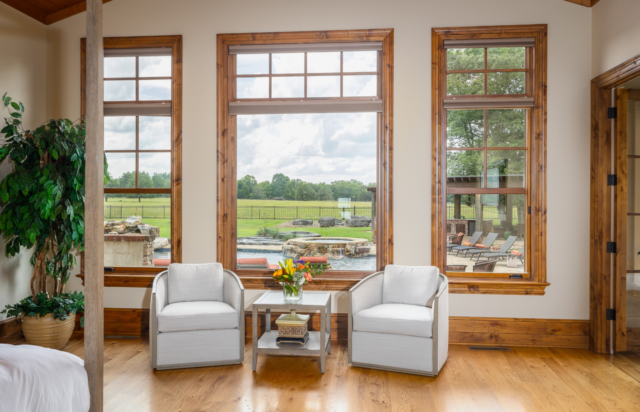 4750 Sharpsville Road Murfreesboro, TN 37130 - Photo 30 of 70 a living room with furniture and a large window