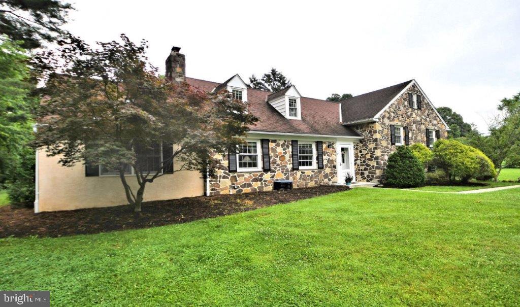 690 General Scott Road Wayne, PA 19087 - Photo 2 of 30