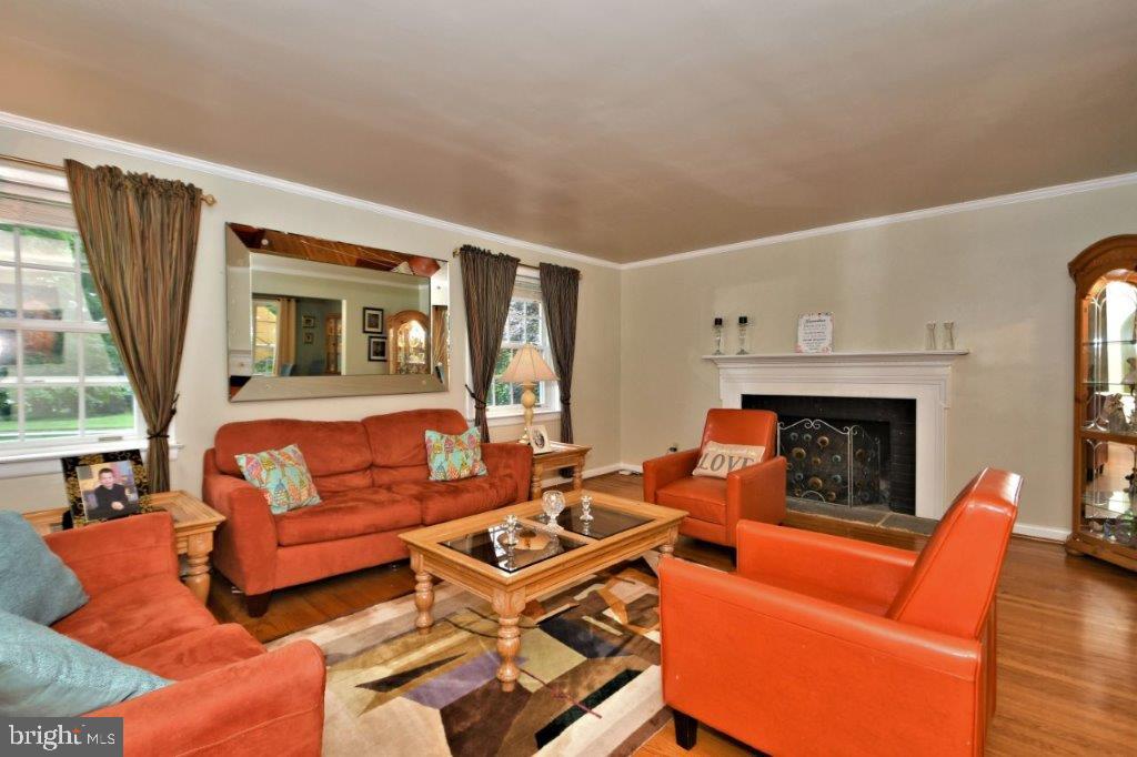 690 General Scott Road Wayne, PA 19087 - Photo 3 of 30