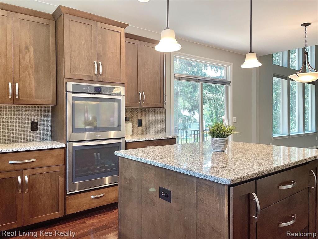 557 Curzon Road Rochester Hills, MI 48307 - Photo 17 of 66