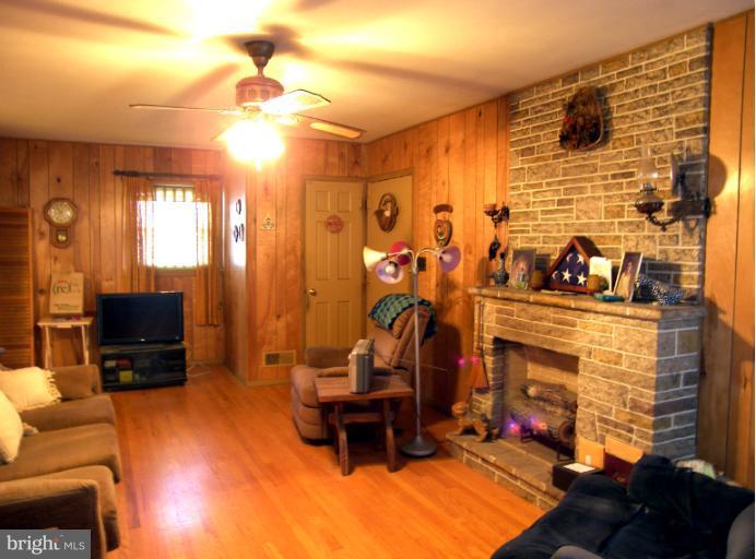 5118 Durham Road East Columbia, MD 21044 - Photo 3 of 15 Family Room