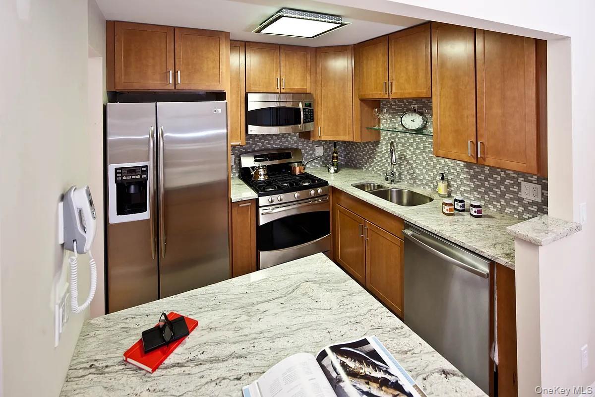 116-11 Curzon Road, Unit 6A Queens, NY 11418 - Photo 1 of 6