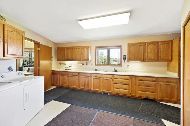 $1,300,000 | 847 County Rd Jg, Mount Horeb, WI 53572