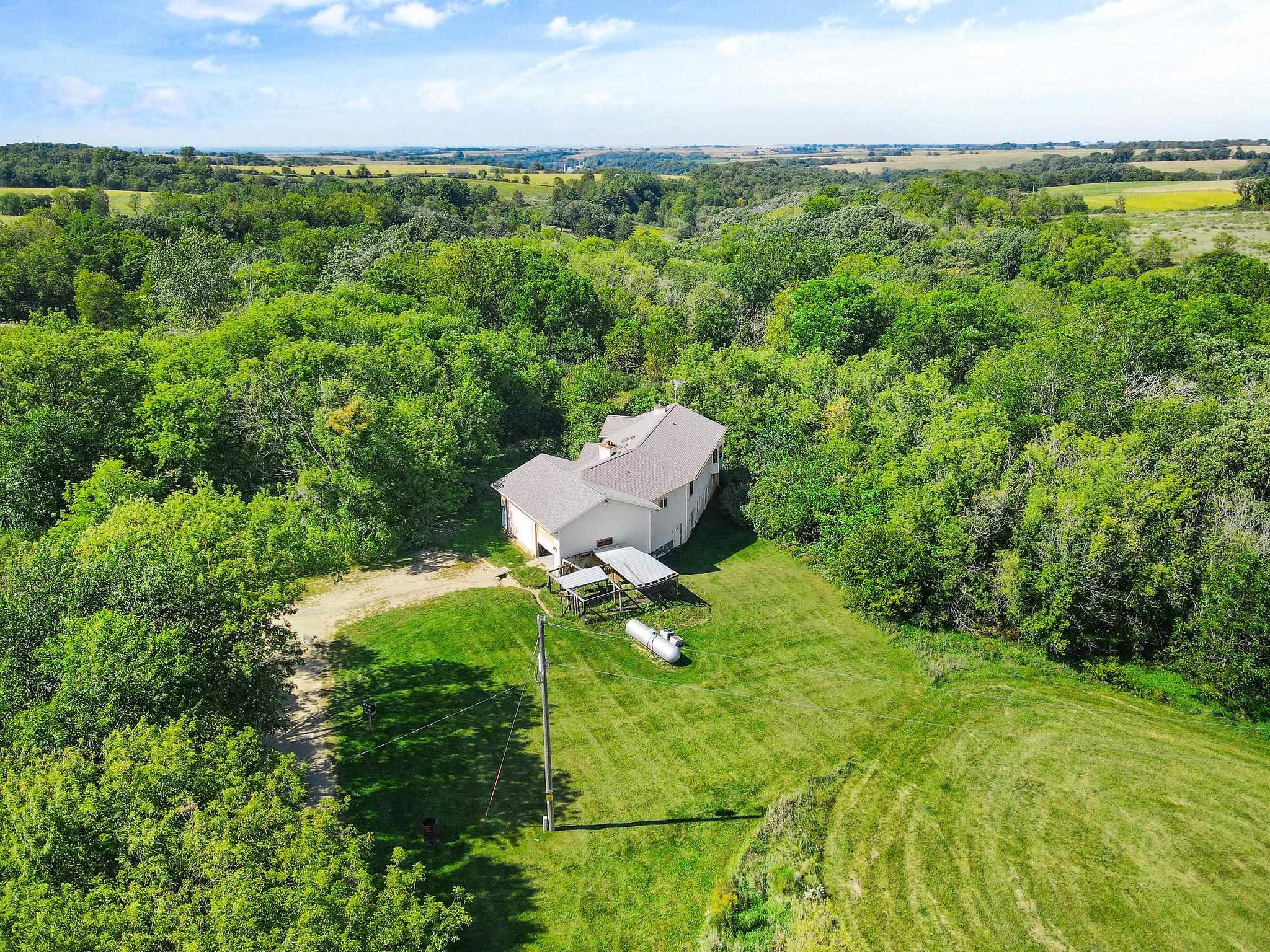 847 County Rd Jg Mount Horeb, WI 53572 - Photo 8 of 42