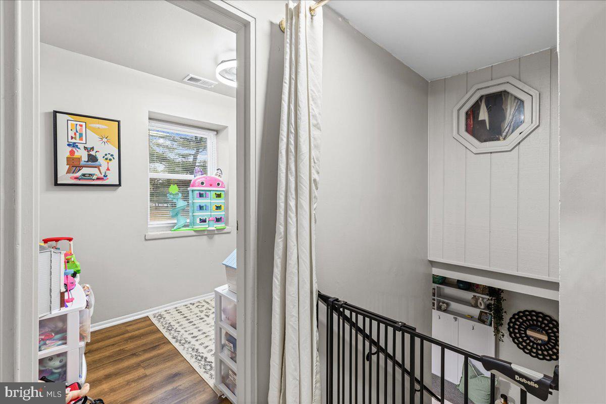 2116 Silver Court Hamilton, NJ 08690 - Photo 5 of 26