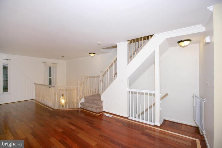 116 Ridgepoint Place Gaithersburg, MD 20878 - Photo 7 of 30 Dining Room #2