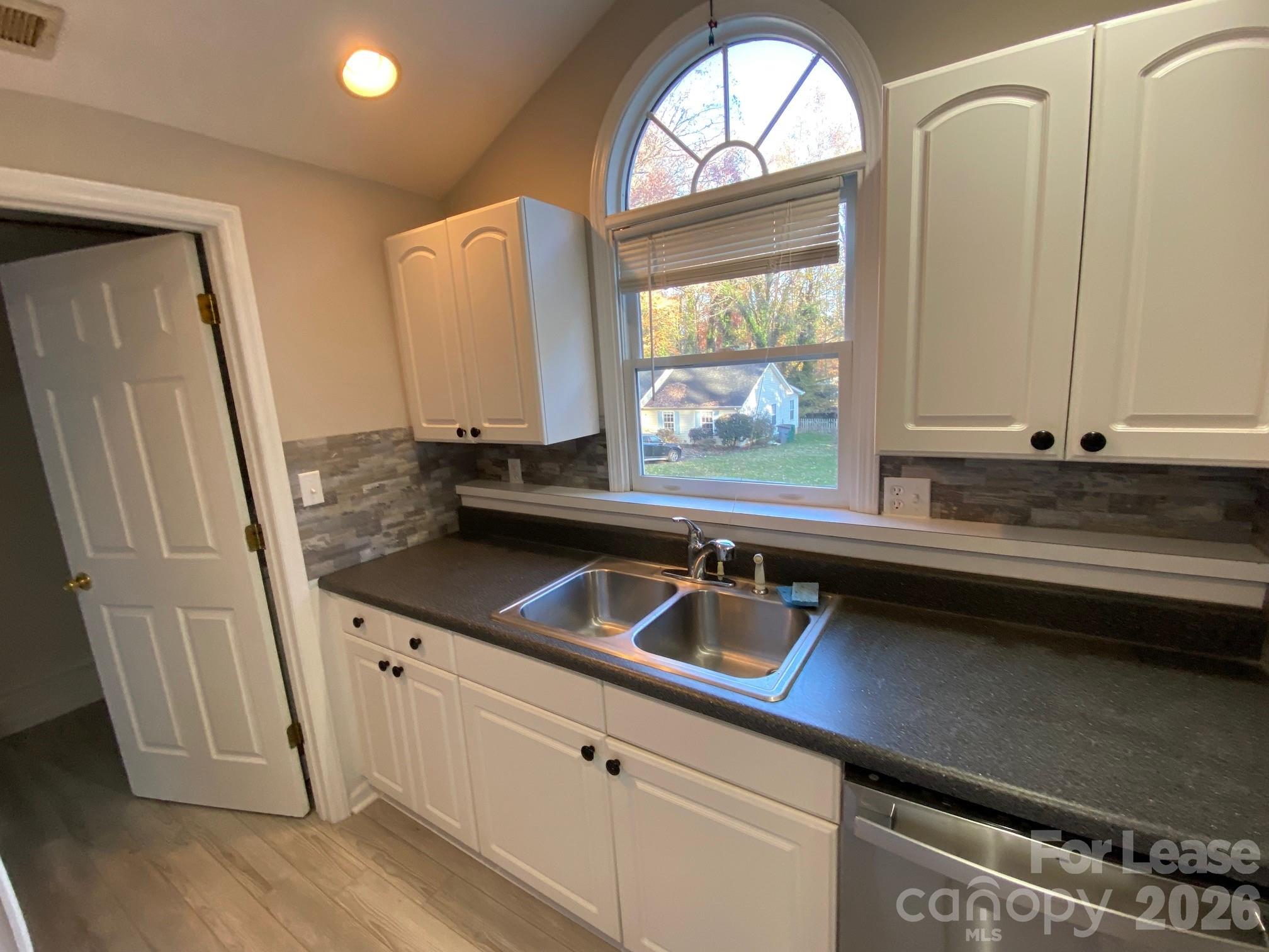 4415 Garris Road Charlotte, NC 28209 - Photo 6 of 16