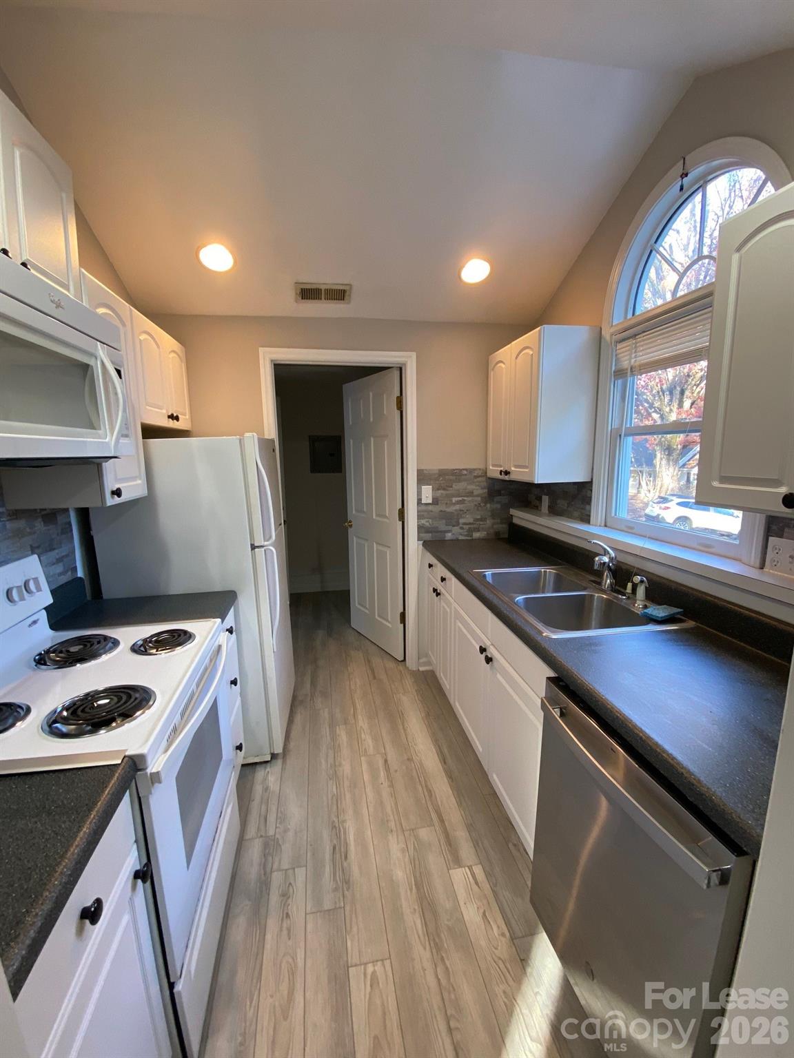 4415 Garris Road Charlotte, NC 28209 - Photo 8 of 16