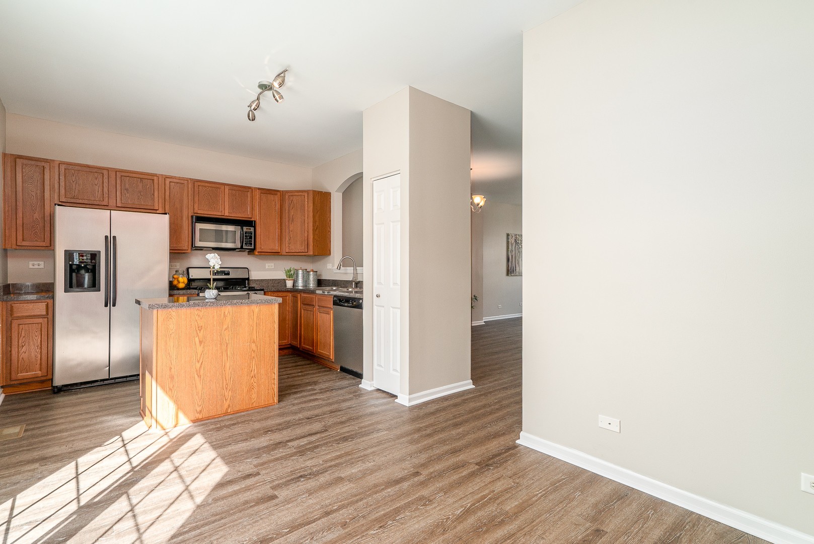 4341 Timber Ridge Court Joliet, IL 60431 - Photo 8 of 19