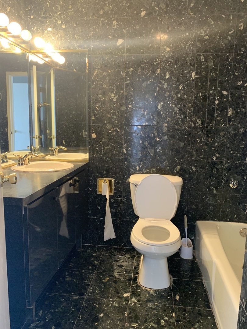5415 North Sheridan Road, Unit 3911 Chicago, IL 60640 - Photo 15 of 16