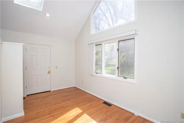 $2,175 | 115 Ayers Point Road, Old Saybrook, CT 06475