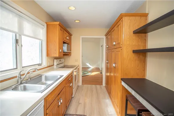 $2,175 | 115 Ayers Point Road, Old Saybrook, CT 06475