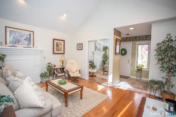 $2,175 | 115 Ayers Point Road, Old Saybrook, CT 06475