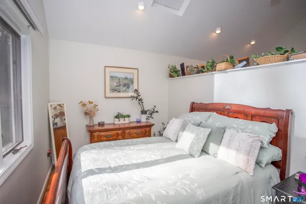 $2,175 | 115 Ayers Point Road, Old Saybrook, CT 06475