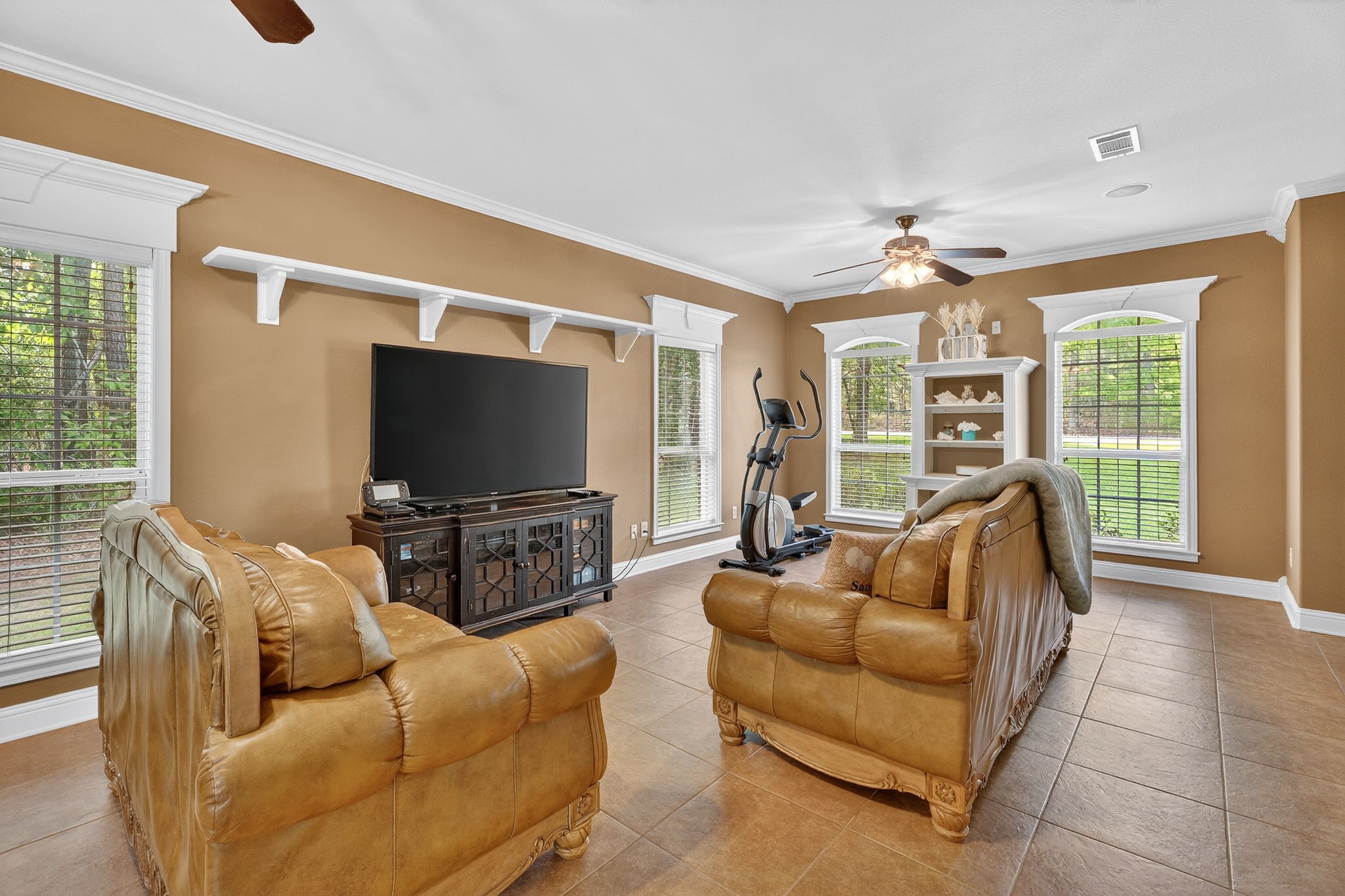 341 Billy Clark Road Huntington, TX 75949 - Photo 33 of 40 a living room with furniture and a flat screen tv