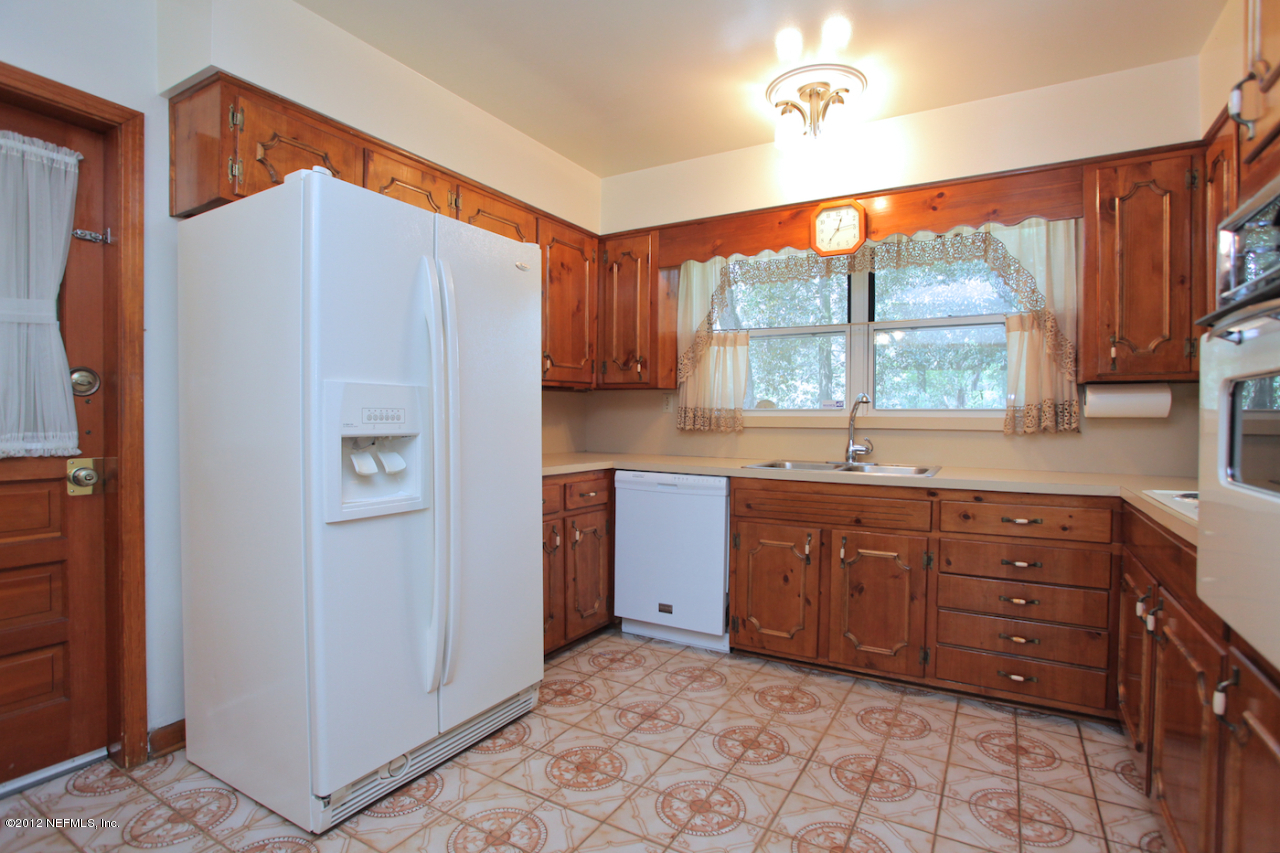 2442 Holly Point Road East Orange Park, FL 32073 - Photo 14 of 25 Kitchen - Second View