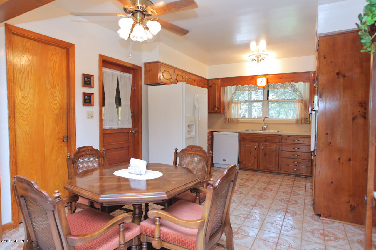 2442 Holly Point Road East Orange Park, FL 32073 - Photo 15 of 25 Breakfast Area