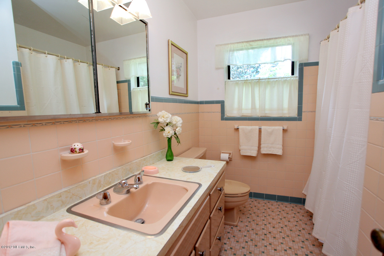2442 Holly Point Road East Orange Park, FL 32073 - Photo 21 of 25 Second Bathroom