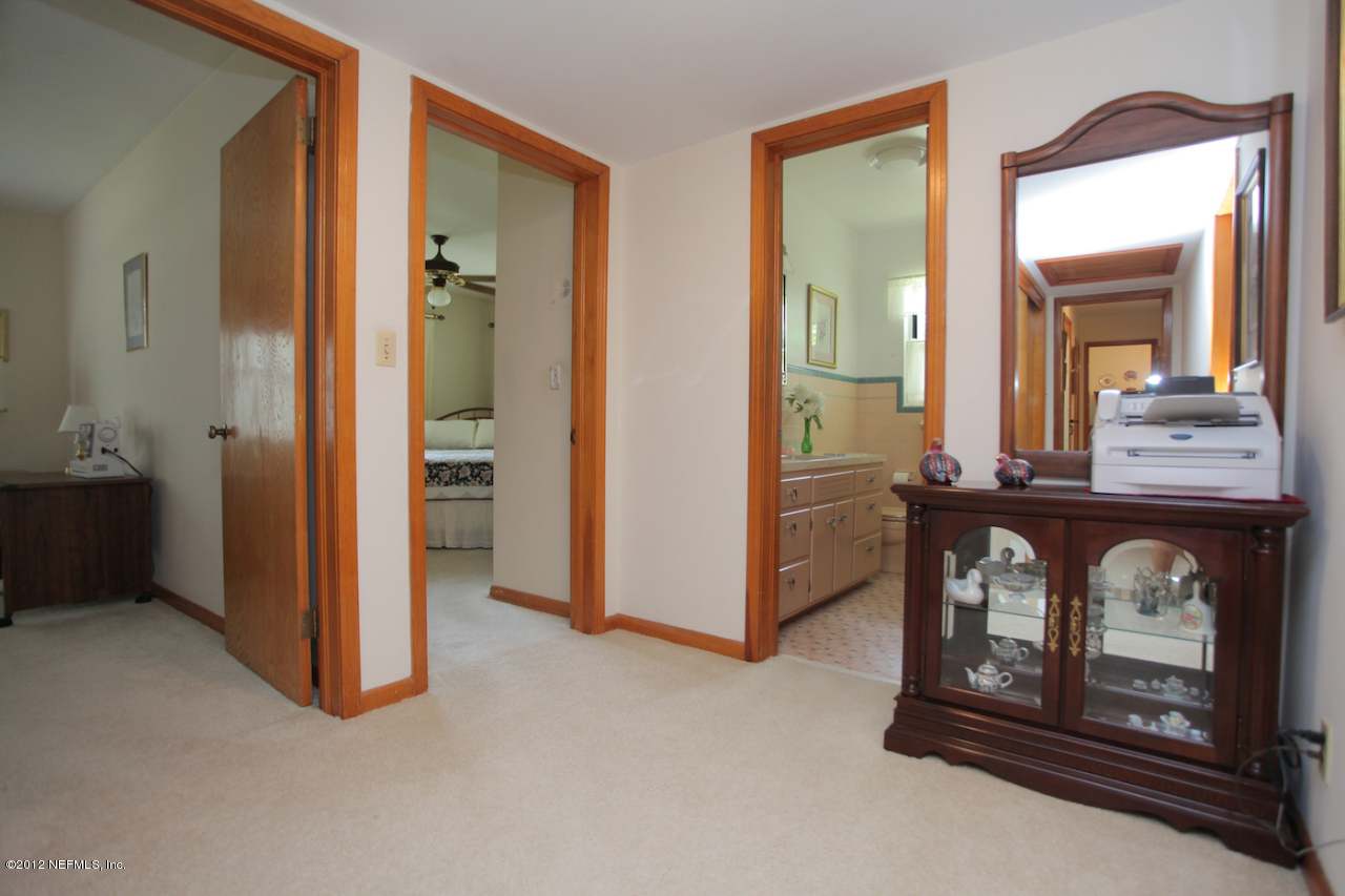 2442 Holly Point Road East Orange Park, FL 32073 - Photo 22 of 25 Hallway