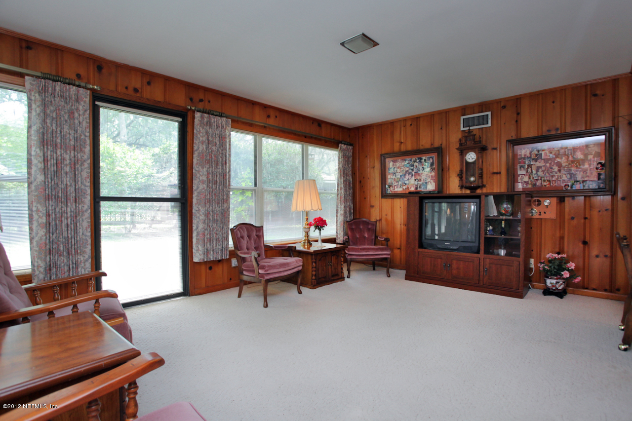 2442 Holly Point Road East Orange Park, FL 32073 - Photo 5 of 25 Family Room