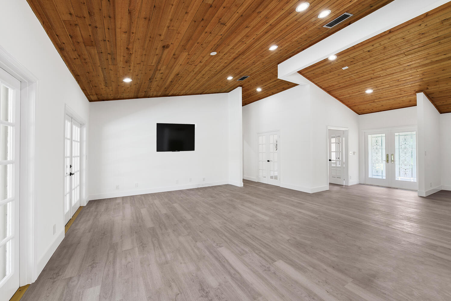 3185 St James Drive Boca Raton, FL 33434 - Photo 6 of 41 10.LivingRoom1