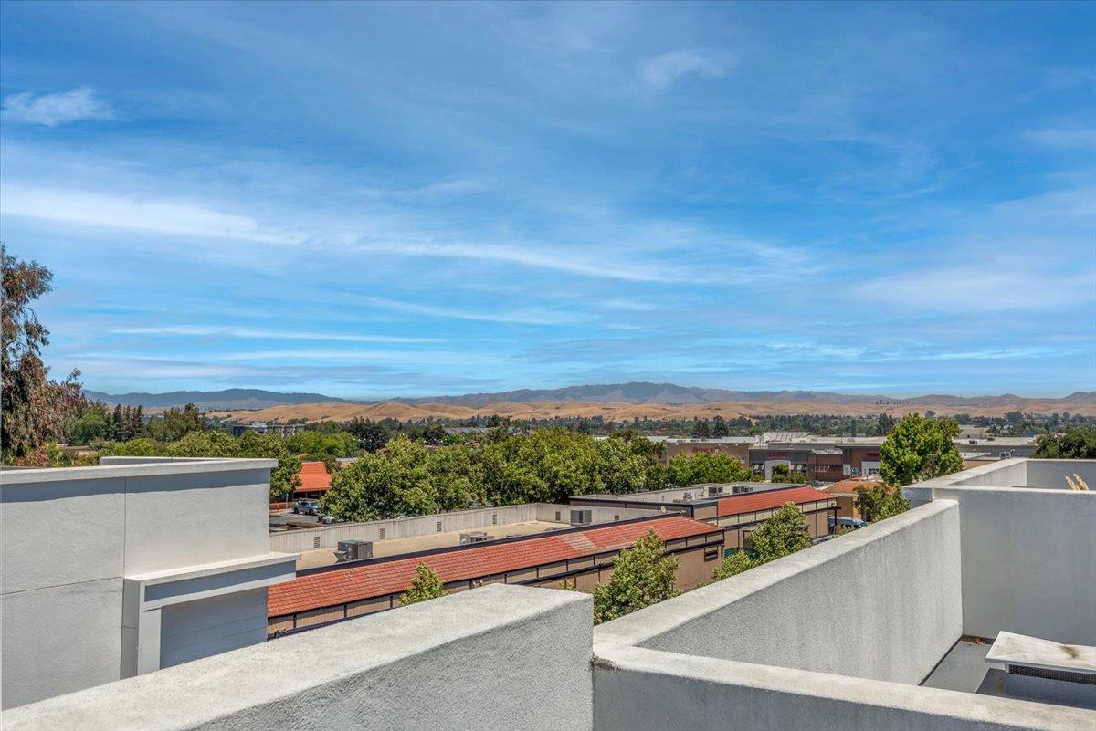 7961 Regional Common Dublin, CA 94568 - Photo 34 of 40 a view of a city skyline