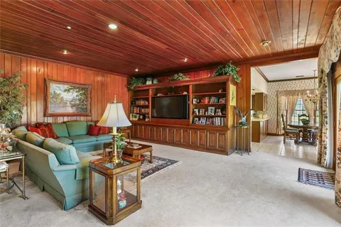 $699,000 | 10 Chateau Latour Drive, Kenner, LA 70065