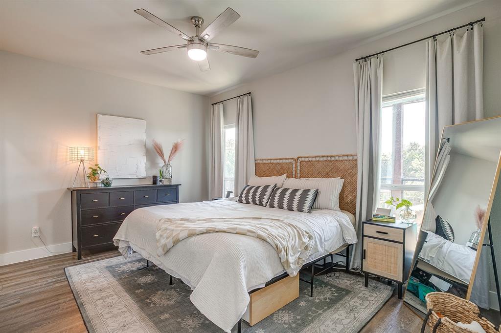 9720 Scenic View Court Rio Vista, TX 76093 - Photo 13 of 31 a bedroom with a large bed and a window