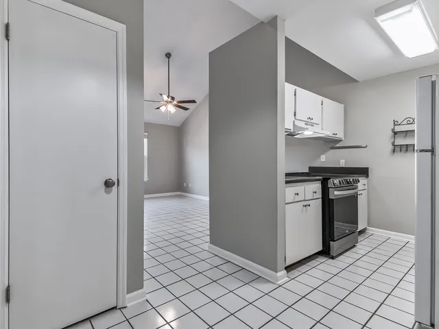 $195,000 | 301 South Lipona Road, Unit 12 AKA 10E, Tallahassee, FL 32304