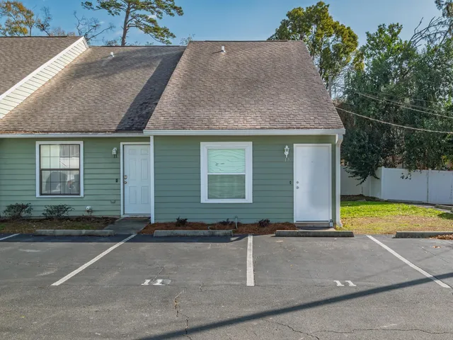 $195,000 | 301 South Lipona Road, Unit 12 AKA 10E, Tallahassee, FL 32304