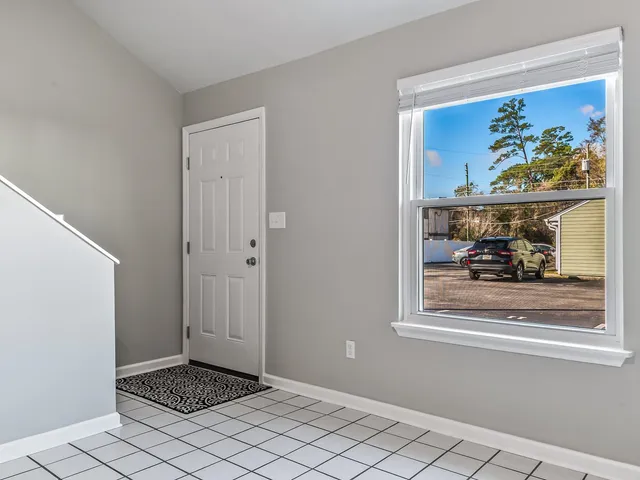 $195,000 | 301 South Lipona Road, Unit 12 AKA 10E, Tallahassee, FL 32304