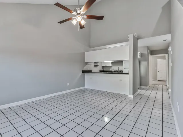 $195,000 | 301 South Lipona Road, Unit 12 AKA 10E, Tallahassee, FL 32304