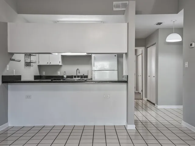 $195,000 | 301 South Lipona Road, Unit 12 AKA 10E, Tallahassee, FL 32304