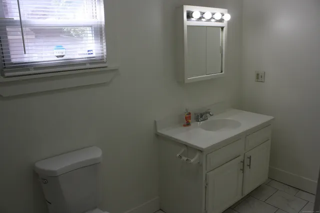 $1,800 | 387 Putnam Pike, Killingly, CT 06241