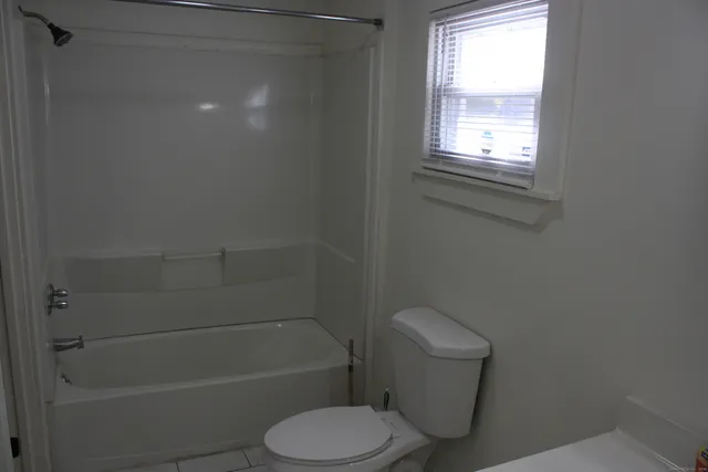 $1,800 | 387 Putnam Pike, Killingly, CT 06241