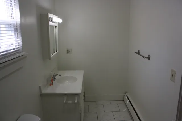 $1,800 | 387 Putnam Pike, Killingly, CT 06241