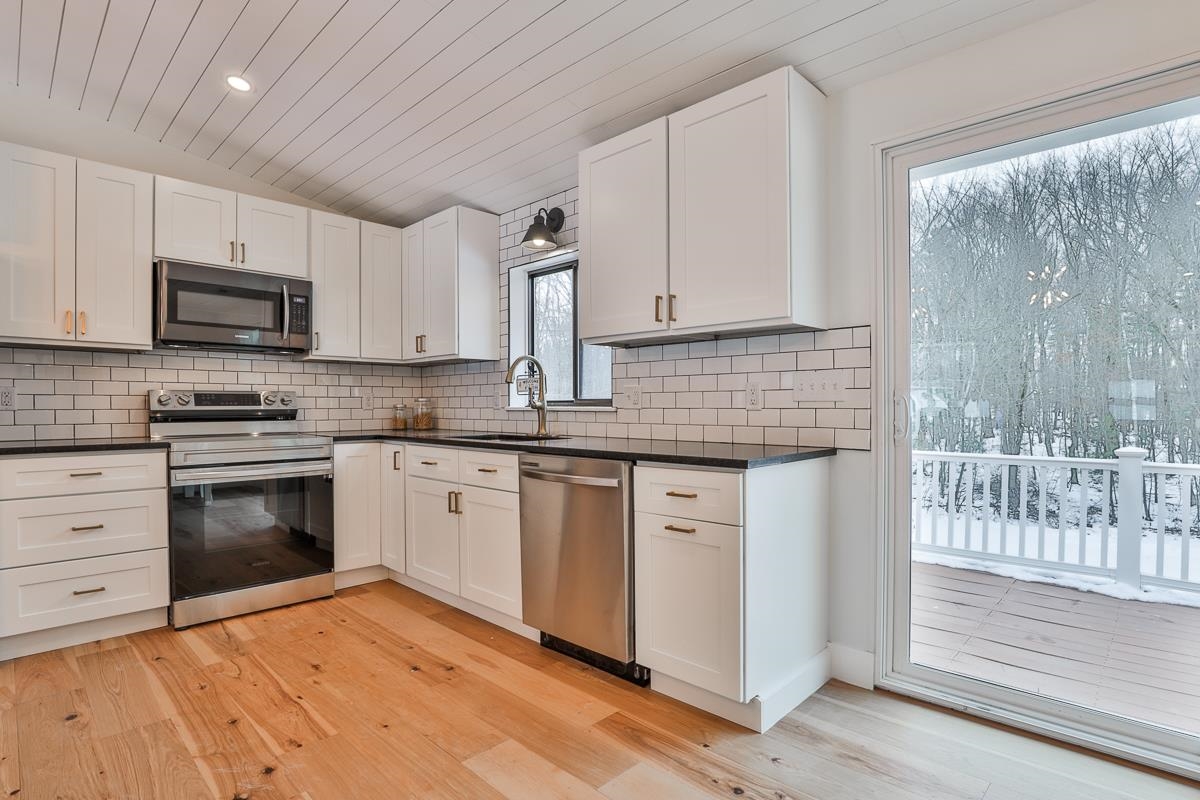 14 Lancaster Farm Road Salem, NH 03079 - Photo 19 of 40
