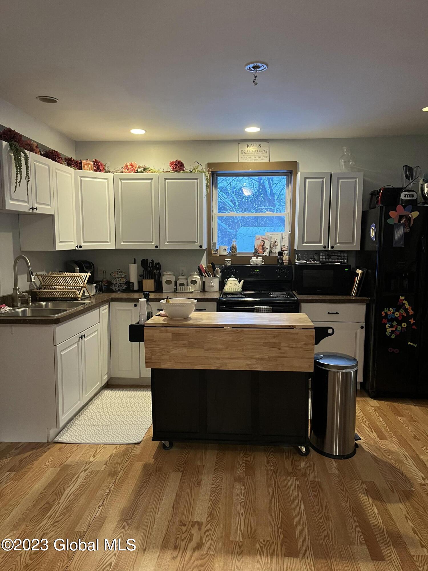 118 Phillips Road Pittstown, NY 12185 - Photo 4 of 10 IMG_1312