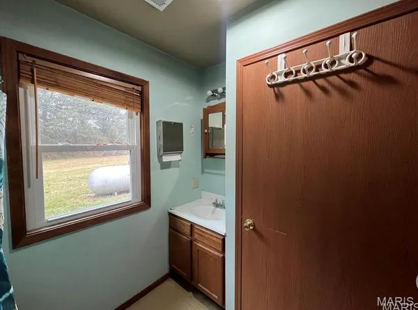 $139,000 | 197 Old Springfield Road, Bourbon, MO 65441